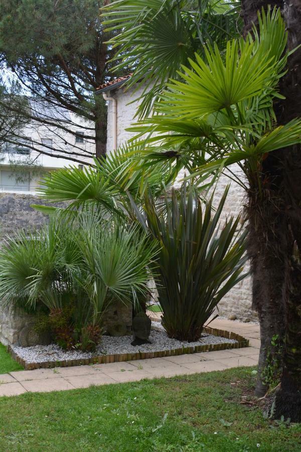 Le Petit Bois Apartment Niort Ngoại thất bức ảnh